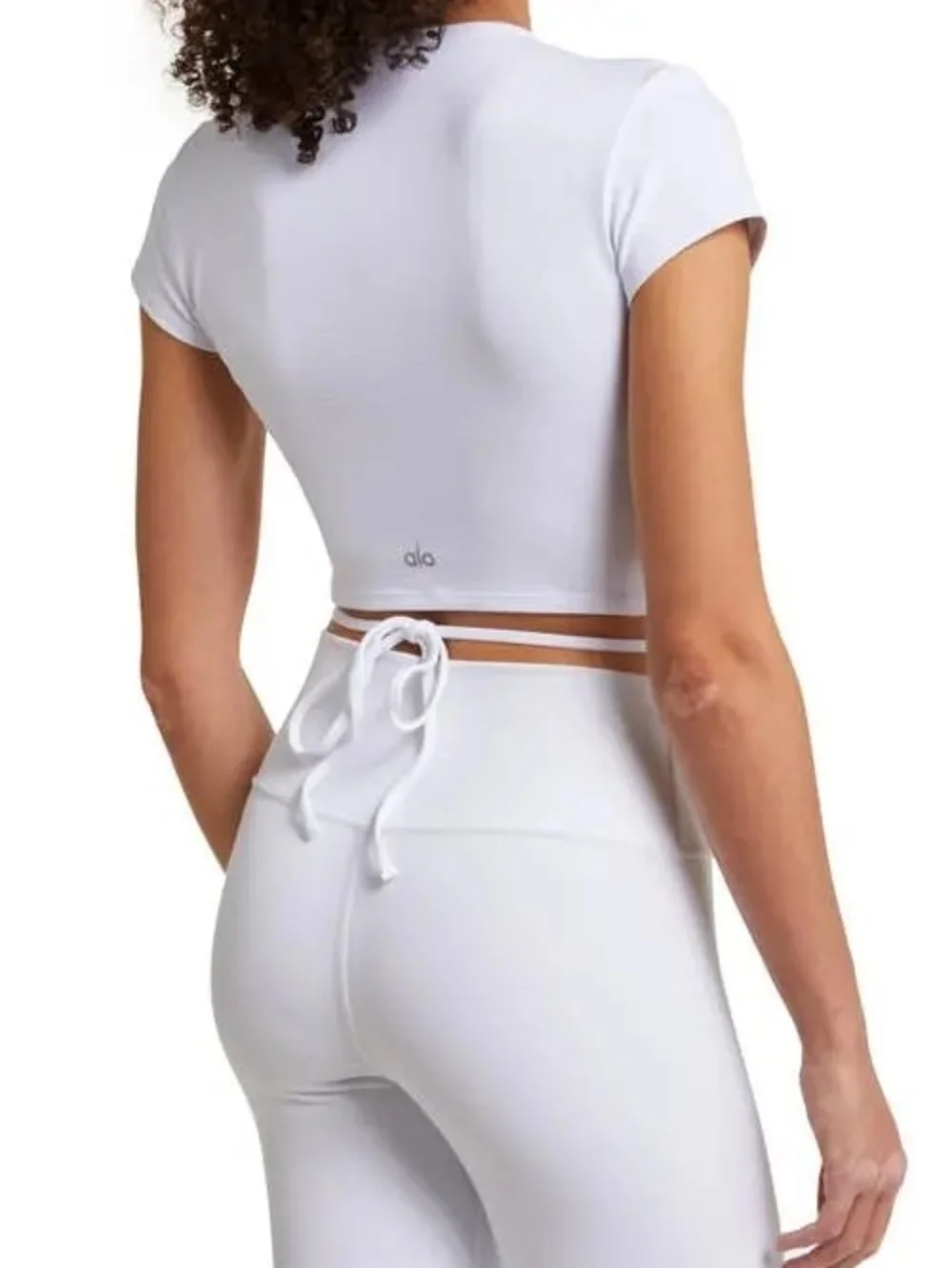 Alo Yoga airbrush keyhole cut out crop top Size Medium NWT